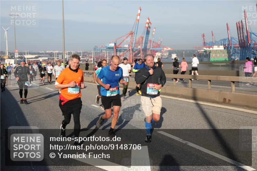 03.10.2025 - Köhlbrandbrückenlauf Yannick Fuchs http://msf.ph/oto/9148706 03.10.2025 08:40:12 Position 2 1447, 3708 meine-sportfotos.de
