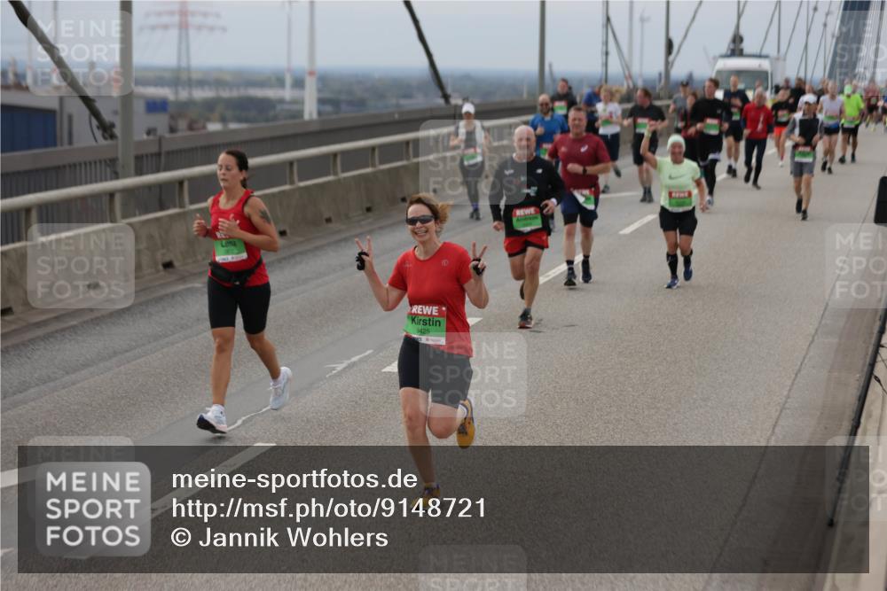 03.10.2025 - Köhlbrandbrückenlauf Jannik Wohlers http://msf.ph/oto/9148721 03.10.2025 15:52:53 Position 1 9425 meine-sportfotos.de