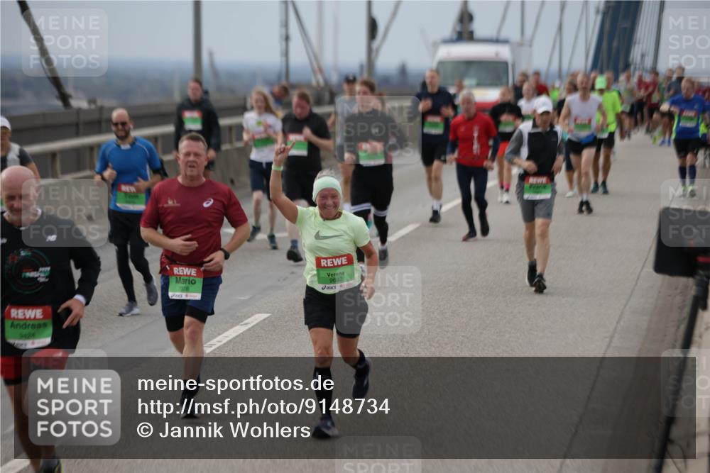 03.10.2025 - Köhlbrandbrückenlauf Jannik Wohlers http://msf.ph/oto/9148734 03.10.2025 15:52:54 Position 1 9424, 7376, 9682 meine-sportfotos.de
