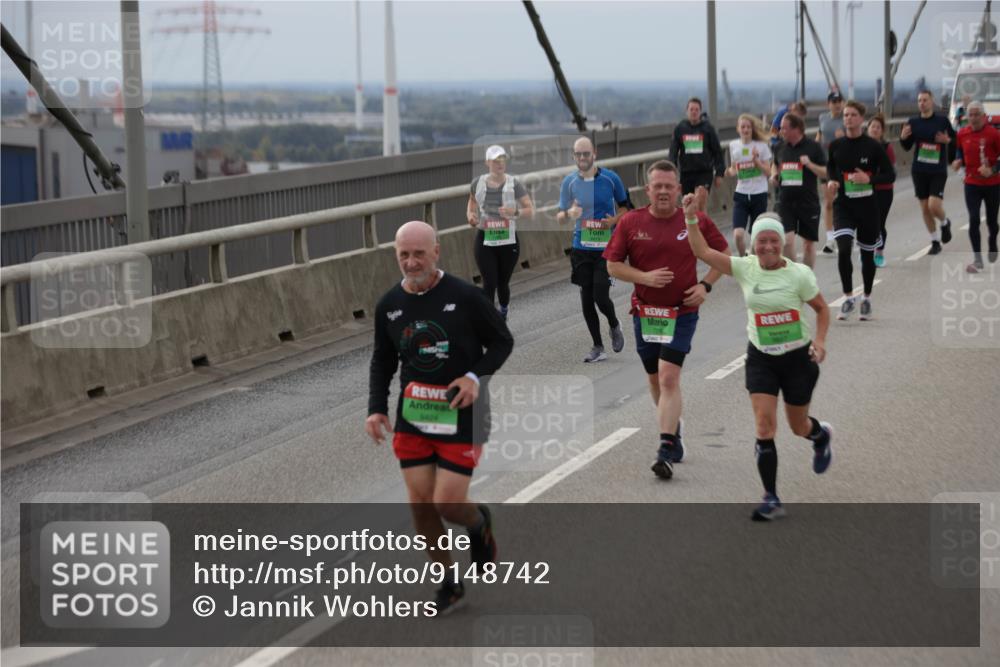03.10.2025 - Köhlbrandbrückenlauf Jannik Wohlers http://msf.ph/oto/9148742 03.10.2025 15:52:55 Position 1 9424 meine-sportfotos.de