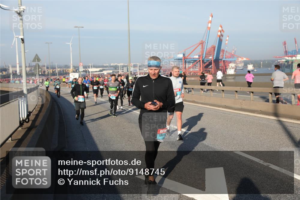 03.10.2025 - Köhlbrandbrückenlauf Yannick Fuchs http://msf.ph/oto/9148745 03.10.2025 08:40:16 Position 2  meine-sportfotos.de