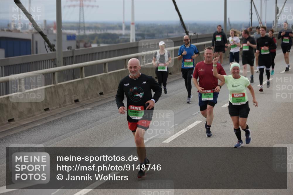 03.10.2025 - Köhlbrandbrückenlauf Jannik Wohlers http://msf.ph/oto/9148746 03.10.2025 15:52:55 Position 1 9424 meine-sportfotos.de