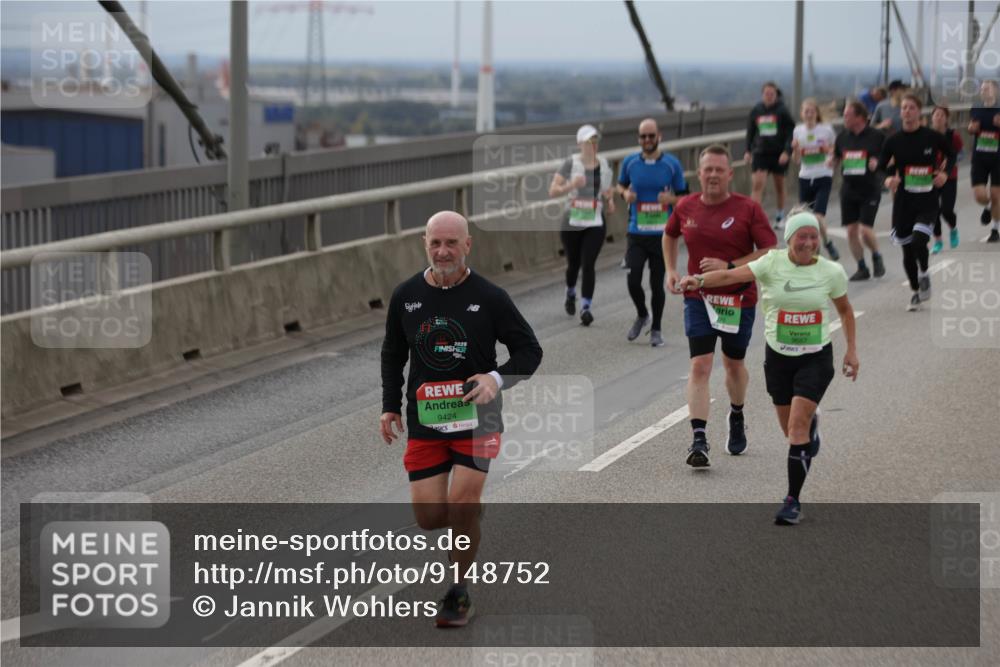 03.10.2025 - Köhlbrandbrückenlauf Jannik Wohlers http://msf.ph/oto/9148752 03.10.2025 15:52:55 Position 1 2025, 9424, 9682 meine-sportfotos.de