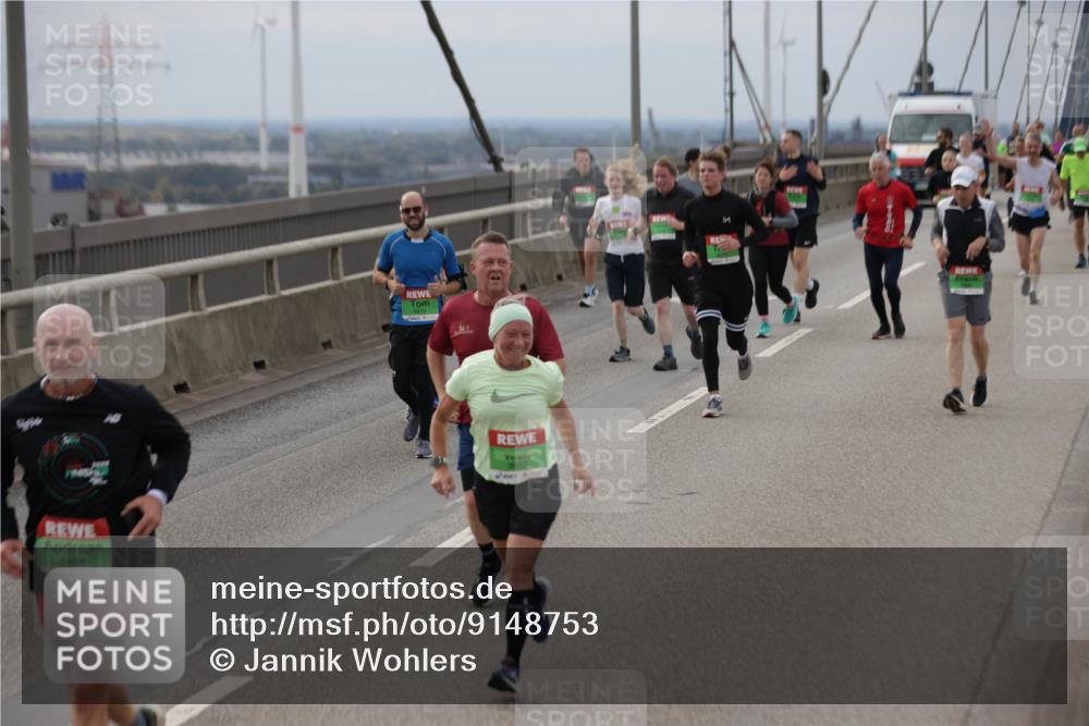 03.10.2025 - Köhlbrandbrückenlauf Jannik Wohlers http://msf.ph/oto/9148753 03.10.2025 15:52:56 Position 1 9424 meine-sportfotos.de