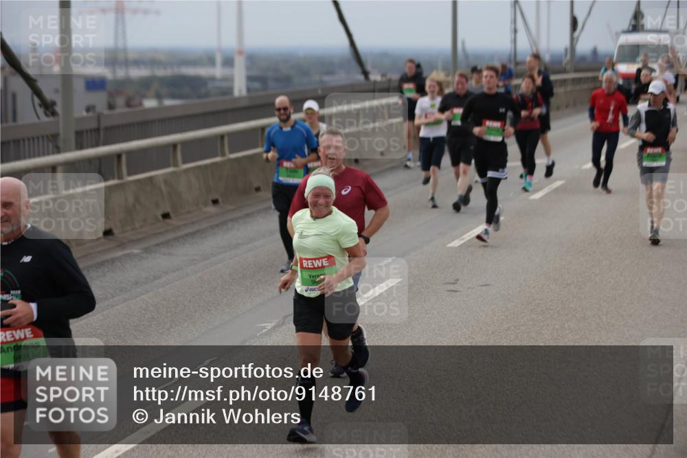 03.10.2025 - Köhlbrandbrückenlauf Jannik Wohlers http://msf.ph/oto/9148761 03.10.2025 15:52:56 Position 1 9424, 968 meine-sportfotos.de