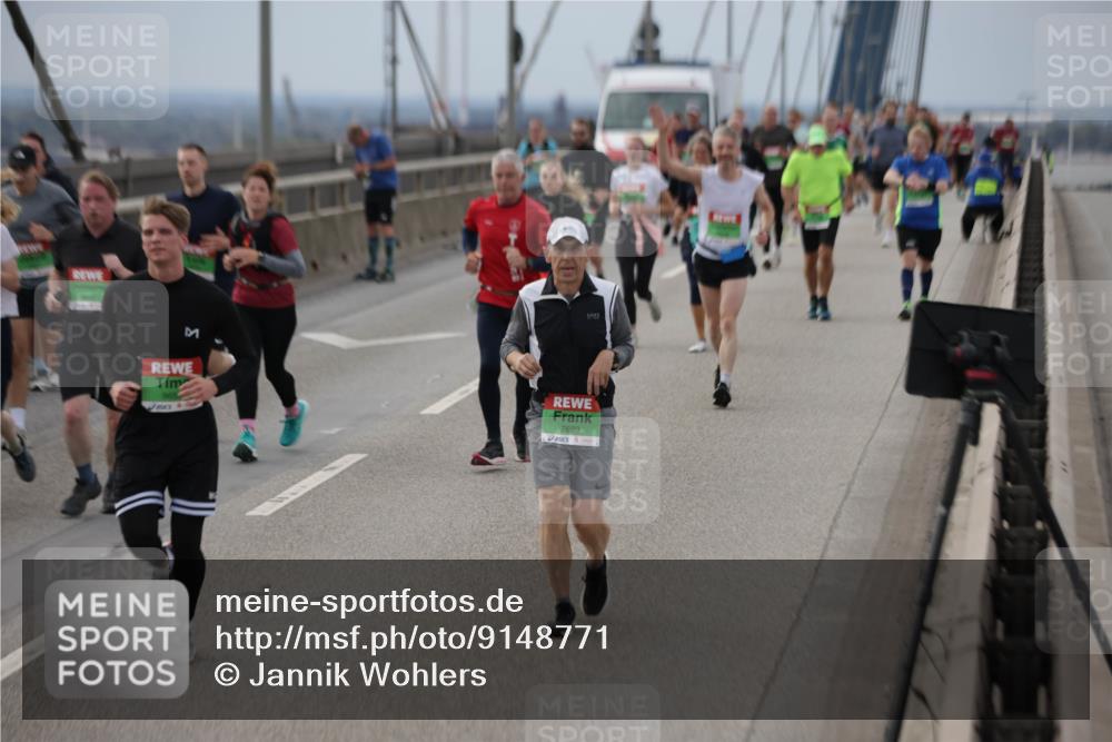03.10.2025 - Köhlbrandbrückenlauf Jannik Wohlers http://msf.ph/oto/9148771 03.10.2025 15:52:58 Position 1 7689 meine-sportfotos.de