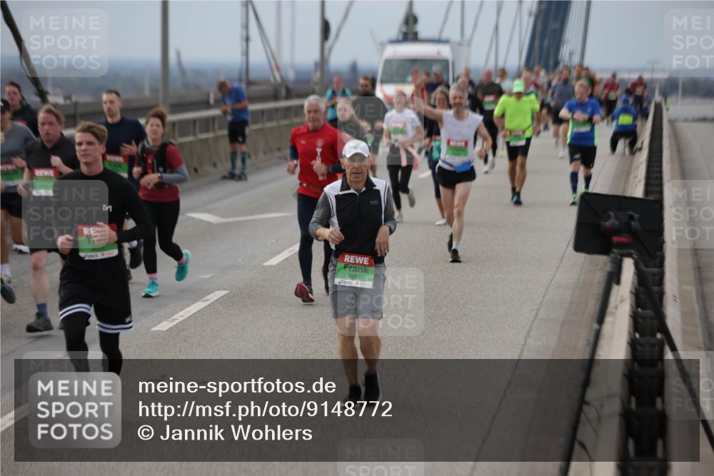 03.10.2025 - Köhlbrandbrückenlauf Jannik Wohlers http://msf.ph/oto/9148772 03.10.2025 15:52:58 Position 1 4, 7689 meine-sportfotos.de
