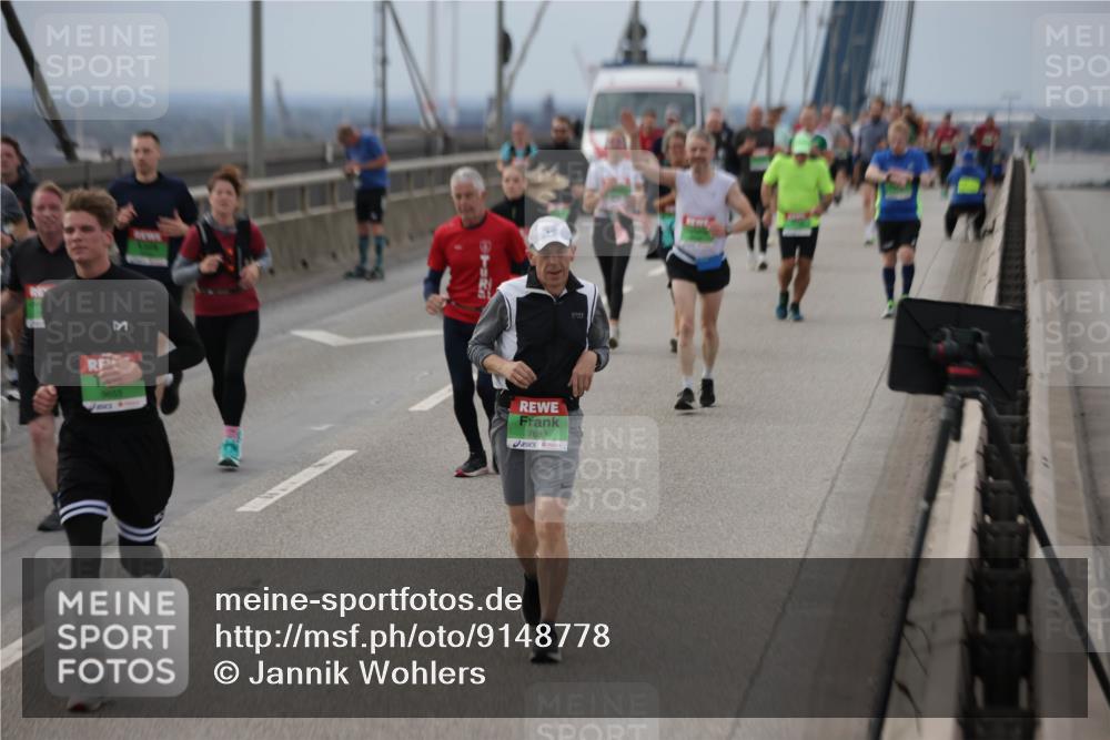 03.10.2025 - Köhlbrandbrückenlauf Jannik Wohlers http://msf.ph/oto/9148778 03.10.2025 15:52:58 Position 1 7689 meine-sportfotos.de