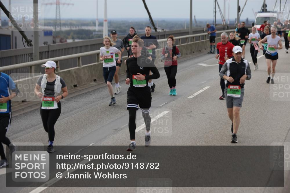03.10.2025 - Köhlbrandbrückenlauf Jannik Wohlers http://msf.ph/oto/9148782 03.10.2025 15:52:59 Position 1 7733, 9655 meine-sportfotos.de