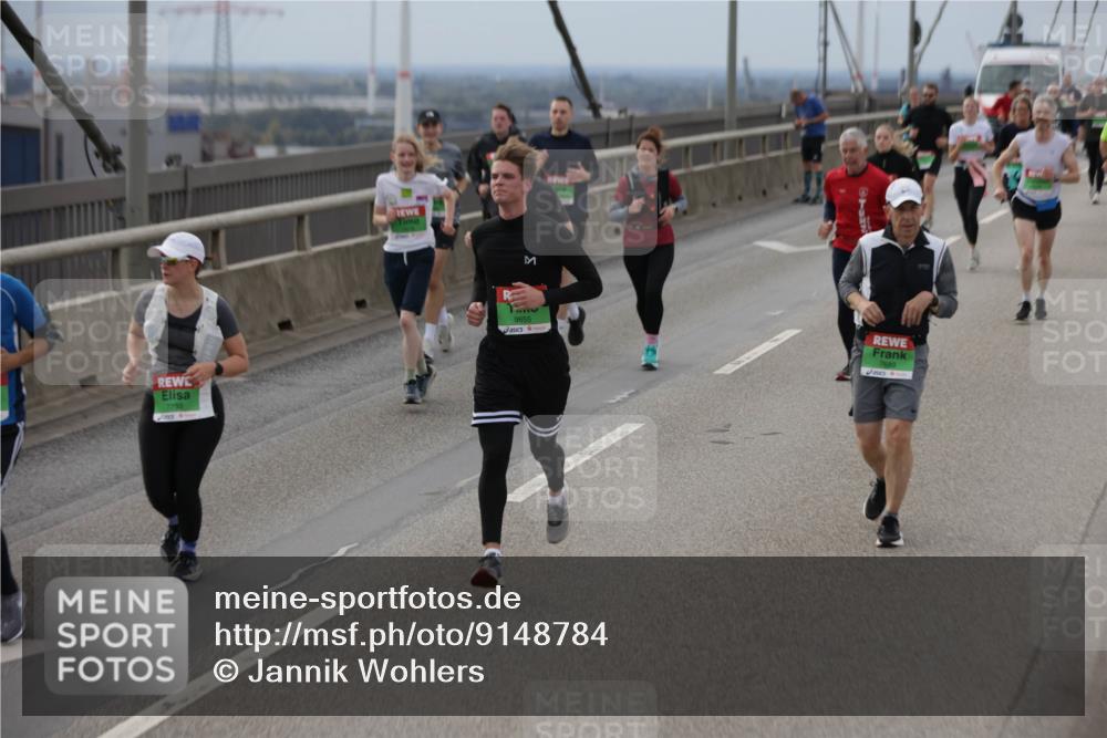 03.10.2025 - Köhlbrandbrückenlauf Jannik Wohlers http://msf.ph/oto/9148784 03.10.2025 15:52:59 Position 1 9655, 7689, 9011 meine-sportfotos.de