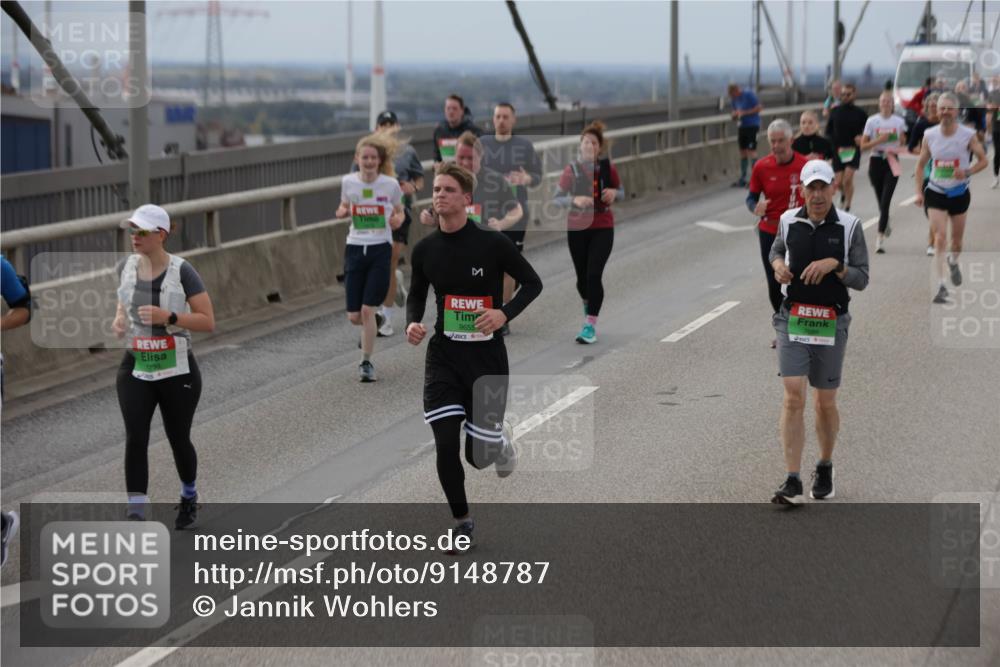 03.10.2025 - Köhlbrandbrückenlauf Jannik Wohlers http://msf.ph/oto/9148787 03.10.2025 15:52:59 Position 1 7793, 9655, 7689 meine-sportfotos.de