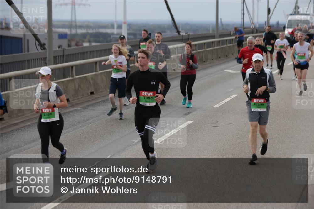 03.10.2025 - Köhlbrandbrückenlauf Jannik Wohlers http://msf.ph/oto/9148791 03.10.2025 15:52:59 Position 1 9041, 9655, 7689 meine-sportfotos.de