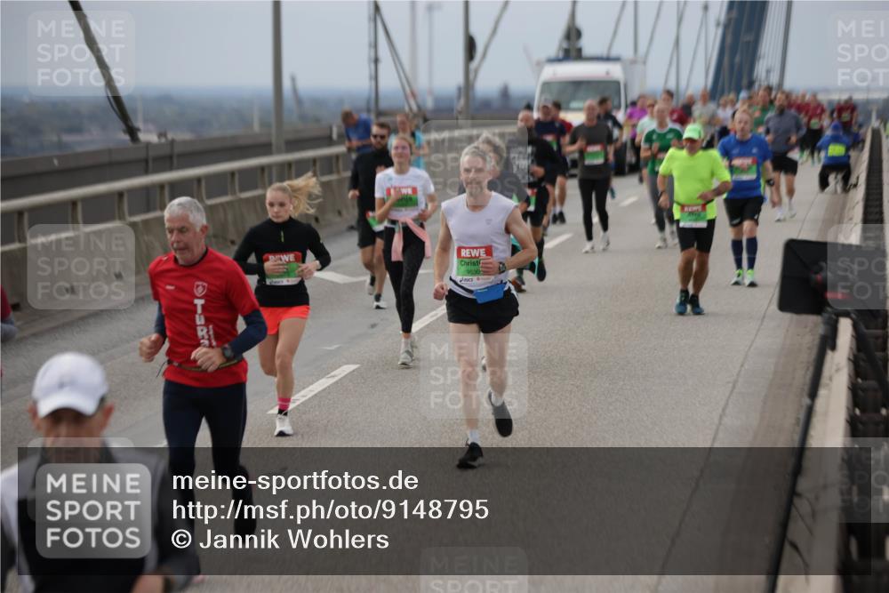 03.10.2025 - Köhlbrandbrückenlauf Jannik Wohlers http://msf.ph/oto/9148795 03.10.2025 15:53:01 Position 1 9530 meine-sportfotos.de