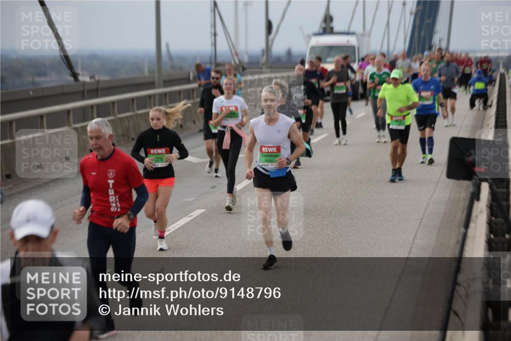 03.10.2025 - Köhlbrandbrückenlauf Jannik Wohlers http://msf.ph/oto/9148796 03.10.2025 15:53:01 Position 1 9530 meine-sportfotos.de