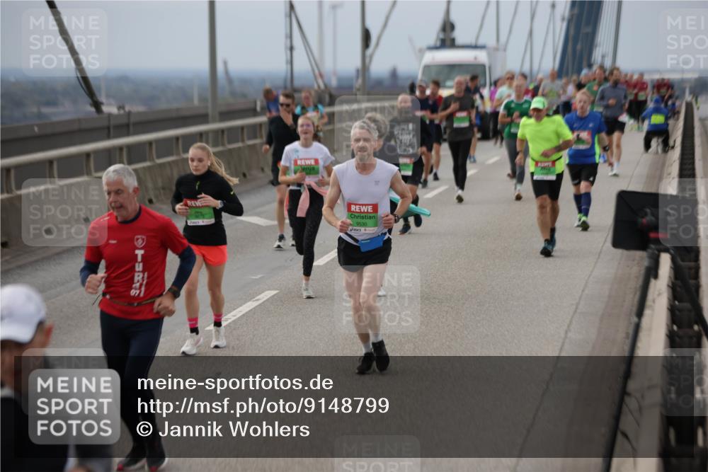 03.10.2025 - Köhlbrandbrückenlauf Jannik Wohlers http://msf.ph/oto/9148799 03.10.2025 15:53:02 Position 1 9530 meine-sportfotos.de
