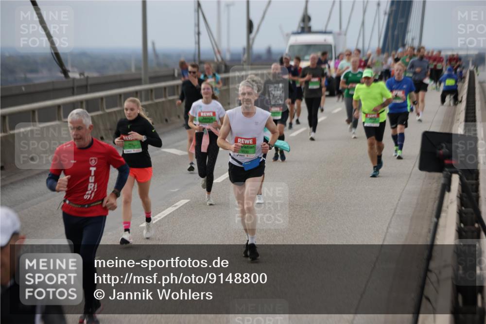03.10.2025 - Köhlbrandbrückenlauf Jannik Wohlers http://msf.ph/oto/9148800 03.10.2025 15:53:02 Position 1 9530 meine-sportfotos.de