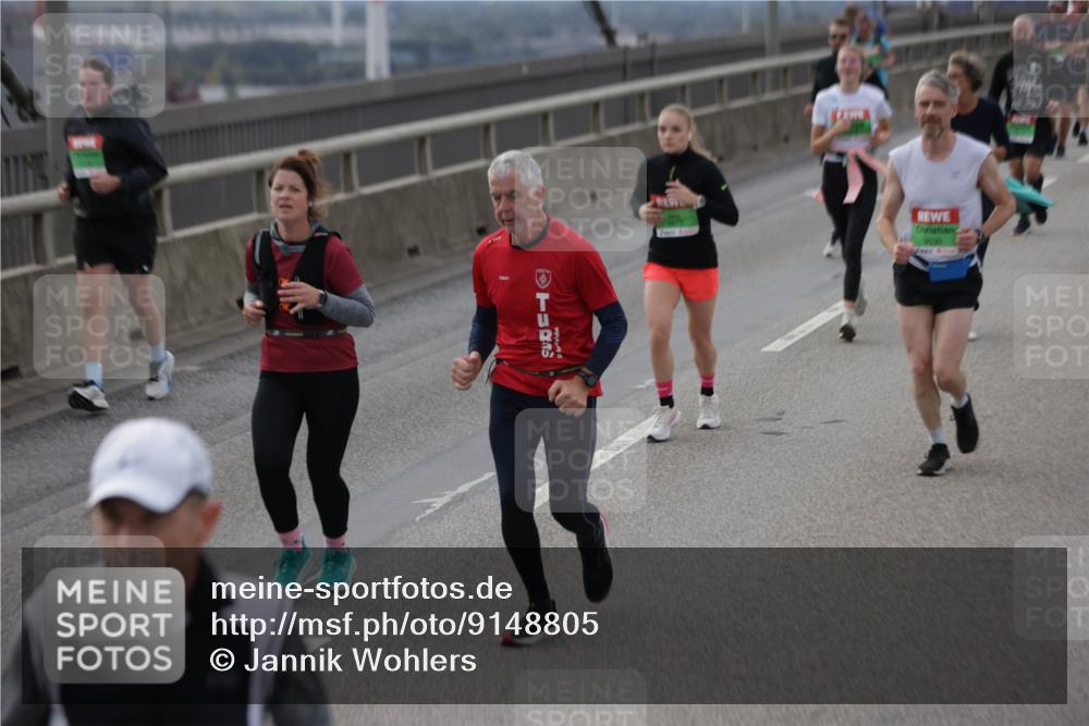03.10.2025 - Köhlbrandbrückenlauf Jannik Wohlers http://msf.ph/oto/9148805 03.10.2025 15:53:02 Position 1 9500 meine-sportfotos.de