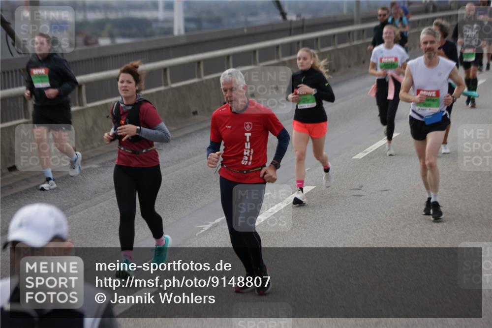 03.10.2025 - Köhlbrandbrückenlauf Jannik Wohlers http://msf.ph/oto/9148807 03.10.2025 15:53:02 Position 1 9530 meine-sportfotos.de