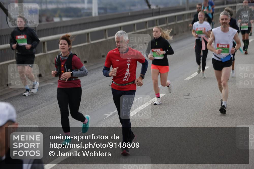 03.10.2025 - Köhlbrandbrückenlauf Jannik Wohlers http://msf.ph/oto/9148809 03.10.2025 15:53:02 Position 1 300 meine-sportfotos.de