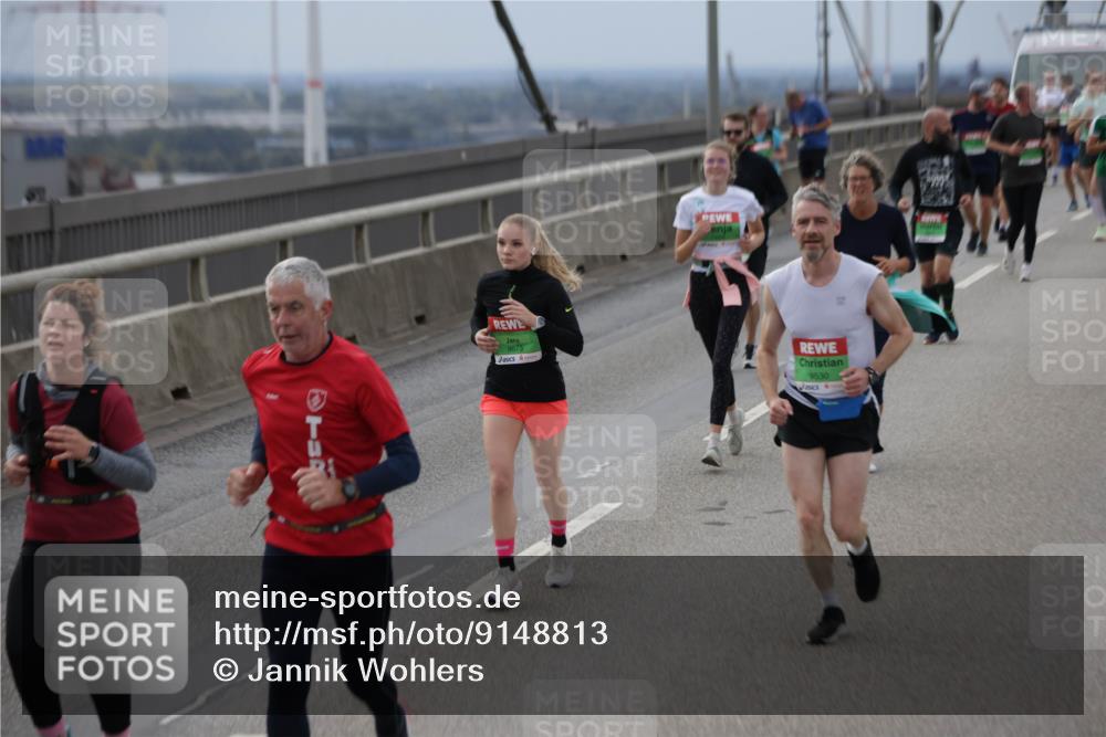 03.10.2025 - Köhlbrandbrückenlauf Jannik Wohlers http://msf.ph/oto/9148813 03.10.2025 15:53:03 Position 1 9673, 9530 meine-sportfotos.de