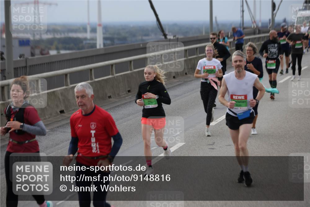 03.10.2025 - Köhlbrandbrückenlauf Jannik Wohlers http://msf.ph/oto/9148816 03.10.2025 15:53:03 Position 1 9673, 9530 meine-sportfotos.de