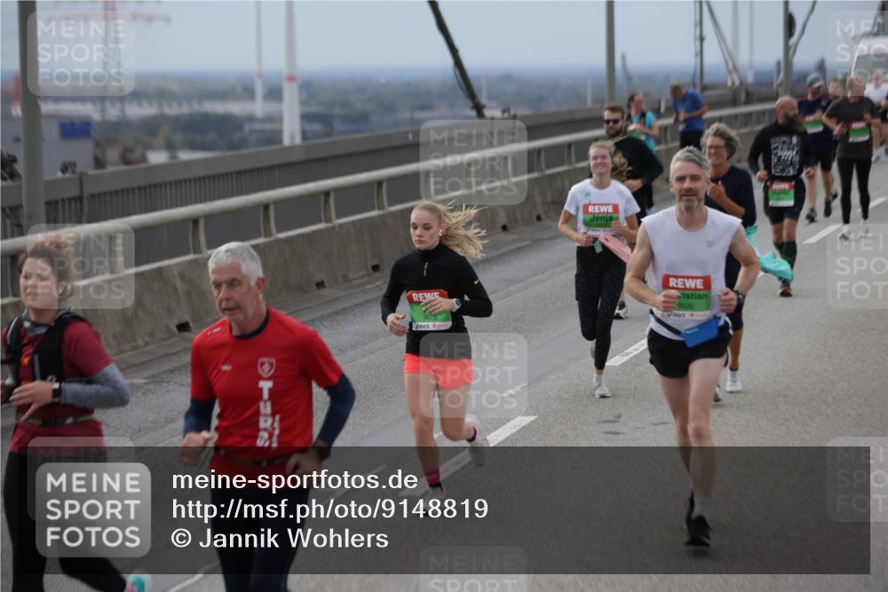 03.10.2025 - Köhlbrandbrückenlauf Jannik Wohlers http://msf.ph/oto/9148819 03.10.2025 15:53:03 Position 1 9673, 9530 meine-sportfotos.de