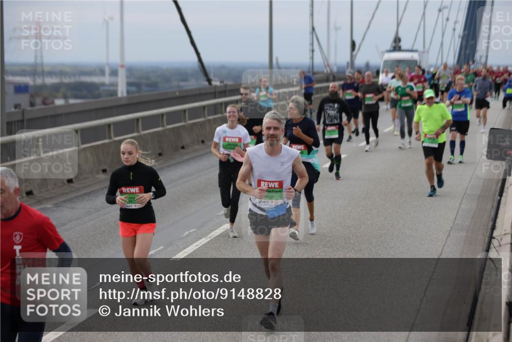 03.10.2025 - Köhlbrandbrückenlauf Jannik Wohlers http://msf.ph/oto/9148828 03.10.2025 15:53:04 Position 1 9530 meine-sportfotos.de