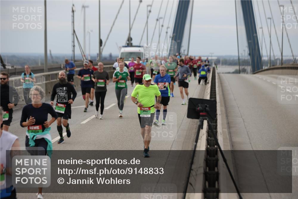 03.10.2025 - Köhlbrandbrückenlauf Jannik Wohlers http://msf.ph/oto/9148833 03.10.2025 15:53:05 Position 1  meine-sportfotos.de