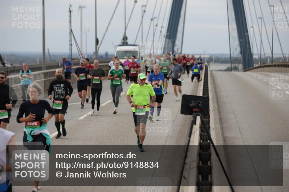03.10.2025 - Köhlbrandbrückenlauf Jannik Wohlers http://msf.ph/oto/9148834 03.10.2025 15:53:05 Position 1  meine-sportfotos.de