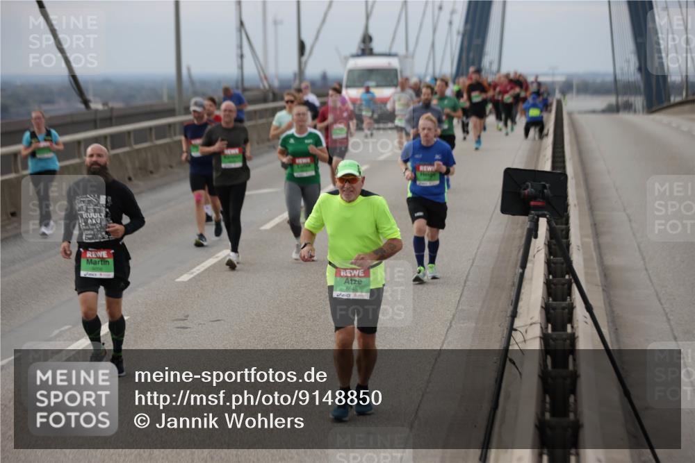 03.10.2025 - Köhlbrandbrückenlauf Jannik Wohlers http://msf.ph/oto/9148850 03.10.2025 15:53:07 Position 1 9056, 8845 meine-sportfotos.de