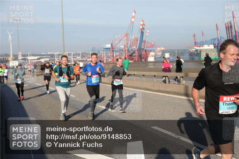 03.10.2025 - Köhlbrandbrückenlauf Yannick Fuchs http://msf.ph/oto/9148853 03.10.2025 08:40:23 Position 2 1239 meine-sportfotos.de