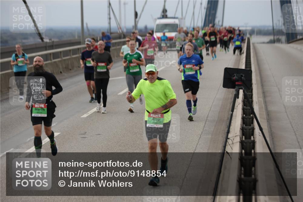 03.10.2025 - Köhlbrandbrückenlauf Jannik Wohlers http://msf.ph/oto/9148854 03.10.2025 15:53:08 Position 1 8845 meine-sportfotos.de