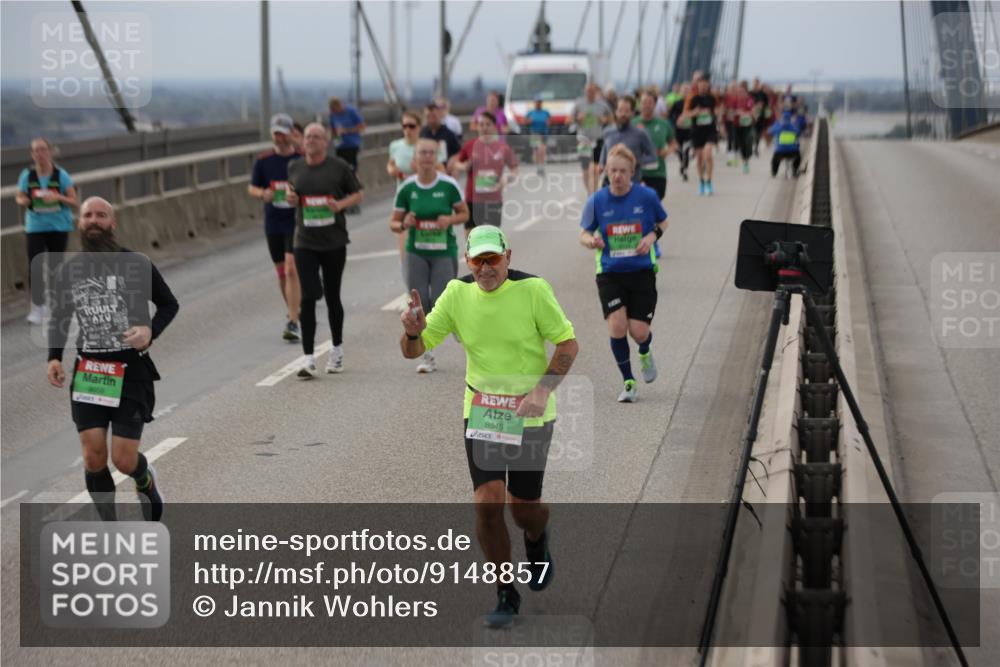 03.10.2025 - Köhlbrandbrückenlauf Jannik Wohlers http://msf.ph/oto/9148857 03.10.2025 15:53:08 Position 1 9056, 8845 meine-sportfotos.de