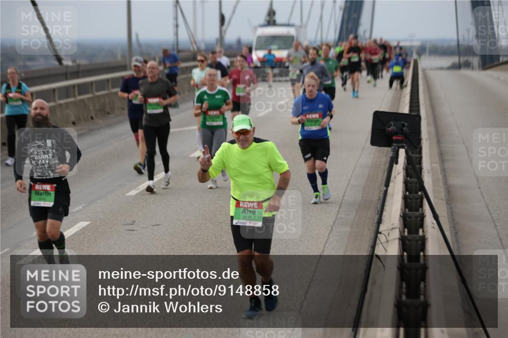 03.10.2025 - Köhlbrandbrückenlauf Jannik Wohlers http://msf.ph/oto/9148858 03.10.2025 15:53:08 Position 1 8845 meine-sportfotos.de
