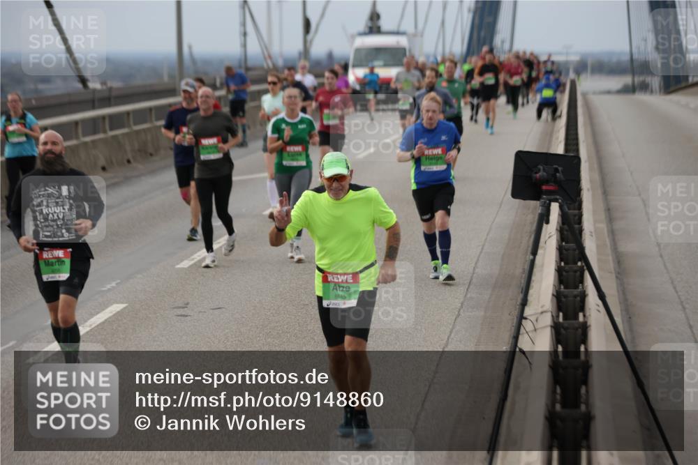 03.10.2025 - Köhlbrandbrückenlauf Jannik Wohlers http://msf.ph/oto/9148860 03.10.2025 15:53:08 Position 1 8845 meine-sportfotos.de