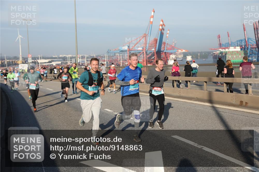 03.10.2025 - Köhlbrandbrückenlauf Yannick Fuchs http://msf.ph/oto/9148863 03.10.2025 08:40:24 Position 2 1533 meine-sportfotos.de