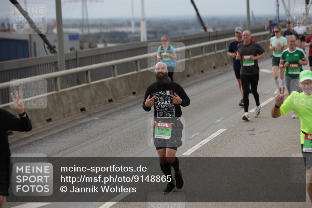 03.10.2025 - Köhlbrandbrückenlauf Jannik Wohlers http://msf.ph/oto/9148865 03.10.2025 15:53:08 Position 1 9056 meine-sportfotos.de