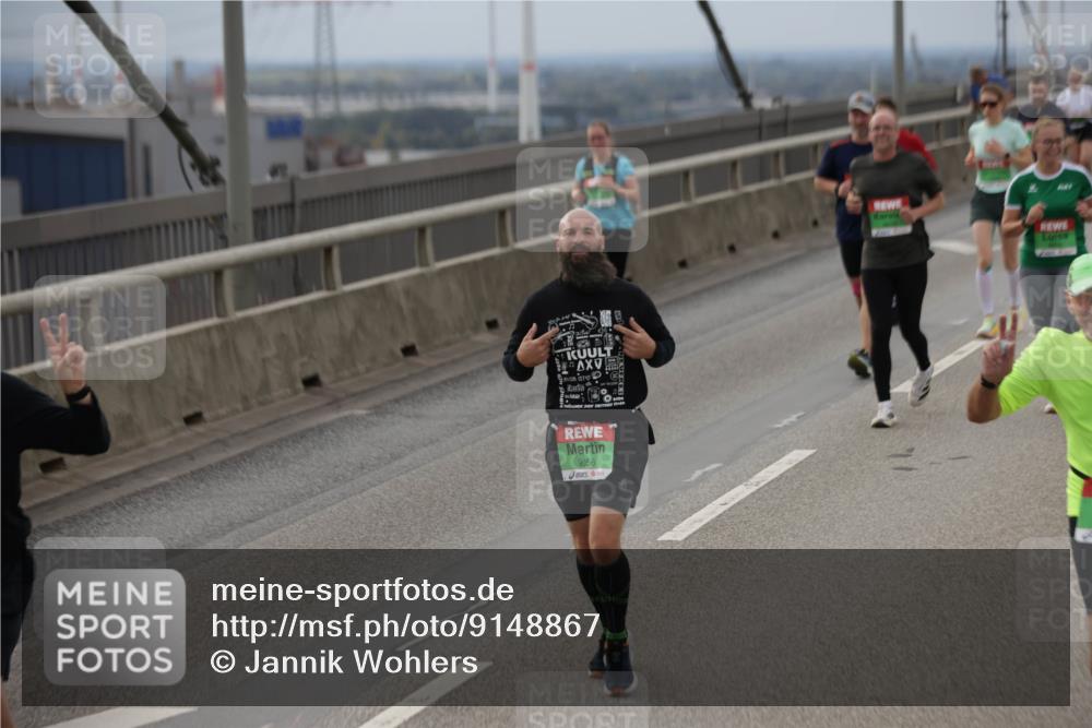 03.10.2025 - Köhlbrandbrückenlauf Jannik Wohlers http://msf.ph/oto/9148867 03.10.2025 15:53:09 Position 1 9056 meine-sportfotos.de