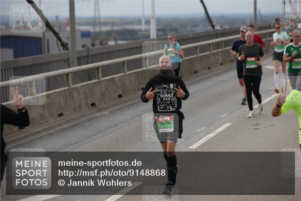 03.10.2025 - Köhlbrandbrückenlauf Jannik Wohlers http://msf.ph/oto/9148868 03.10.2025 15:53:09 Position 1 9056 meine-sportfotos.de