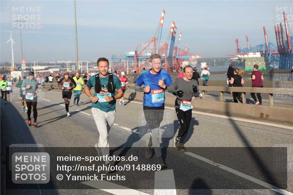03.10.2025 - Köhlbrandbrückenlauf Yannick Fuchs http://msf.ph/oto/9148869 03.10.2025 08:40:24 Position 2 153, 3830, 1308 meine-sportfotos.de