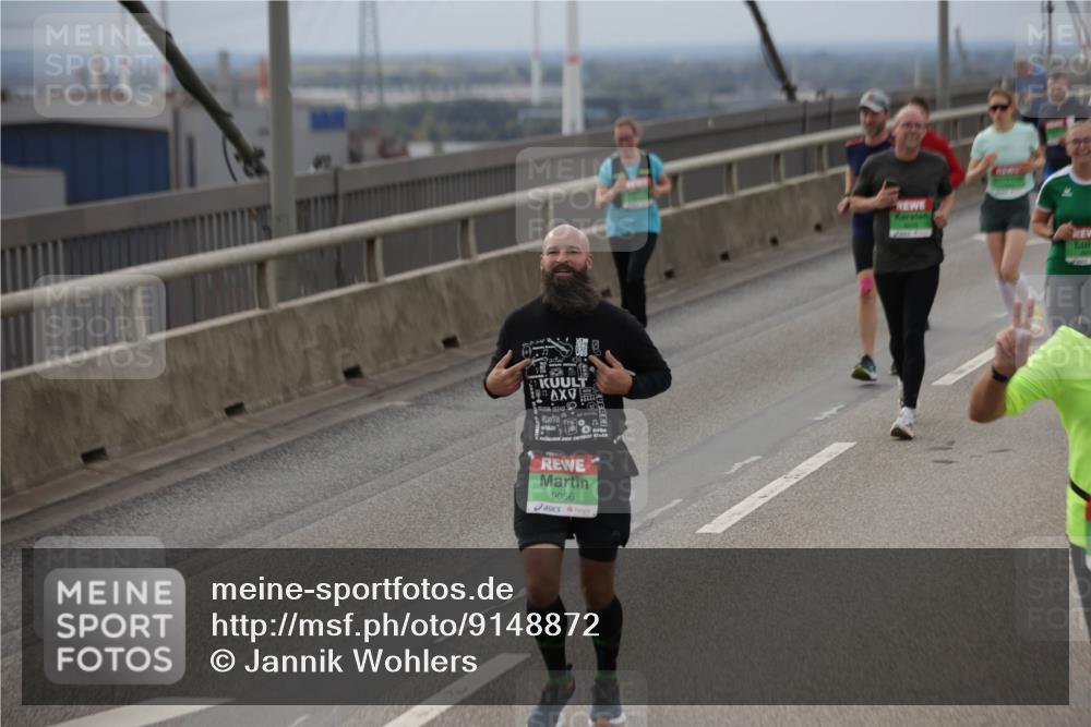 03.10.2025 - Köhlbrandbrückenlauf Jannik Wohlers http://msf.ph/oto/9148872 03.10.2025 15:53:09 Position 1 9056 meine-sportfotos.de