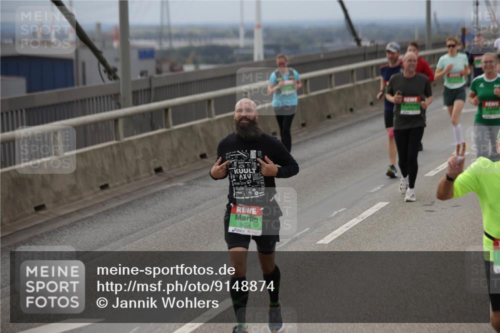 03.10.2025 - Köhlbrandbrückenlauf Jannik Wohlers http://msf.ph/oto/9148874 03.10.2025 15:53:09 Position 1 9056 meine-sportfotos.de