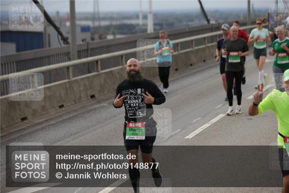 03.10.2025 - Köhlbrandbrückenlauf Jannik Wohlers http://msf.ph/oto/9148877 03.10.2025 15:53:09 Position 1 9056 meine-sportfotos.de