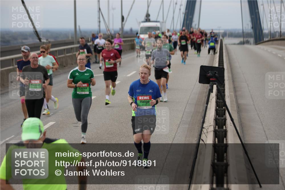 03.10.2025 - Köhlbrandbrückenlauf Jannik Wohlers http://msf.ph/oto/9148891 03.10.2025 15:53:10 Position 1 8815, 9134 meine-sportfotos.de