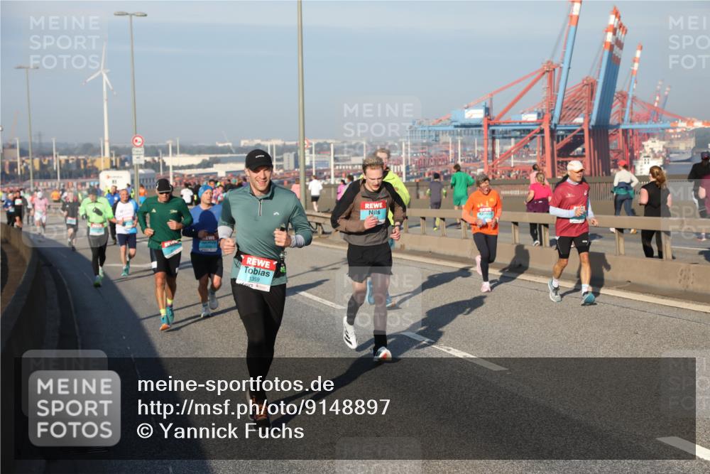 03.10.2025 - Köhlbrandbrückenlauf Yannick Fuchs http://msf.ph/oto/9148897 03.10.2025 08:40:26 Position 2 1359 meine-sportfotos.de