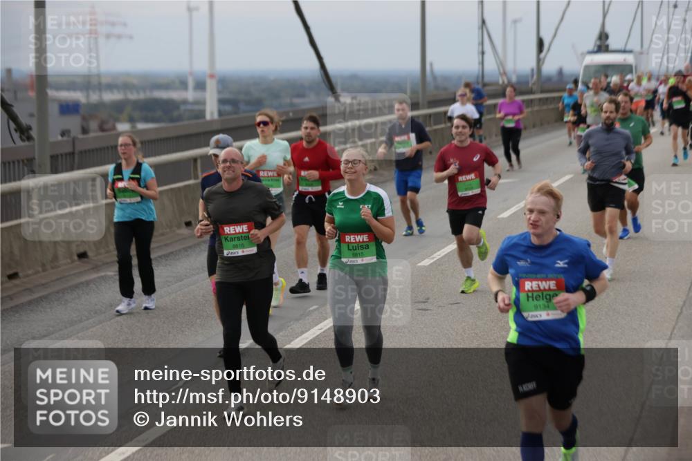 03.10.2025 - Köhlbrandbrückenlauf Jannik Wohlers http://msf.ph/oto/9148903 03.10.2025 15:53:11 Position 1 8816, 8815, 9134 meine-sportfotos.de