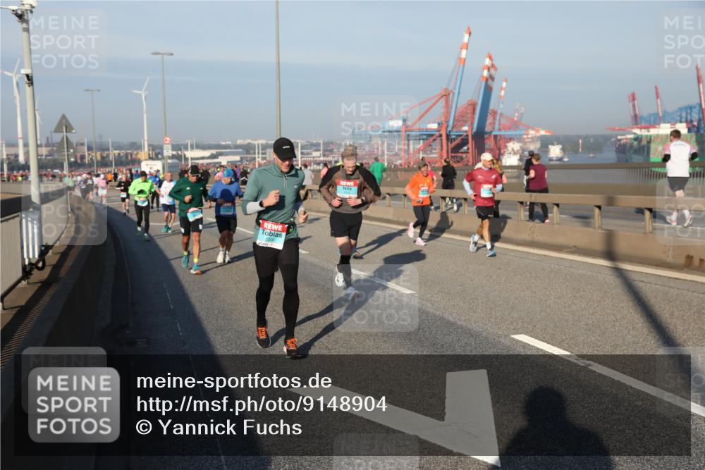 03.10.2025 - Köhlbrandbrückenlauf Yannick Fuchs http://msf.ph/oto/9148904 03.10.2025 08:40:26 Position 2 1359 meine-sportfotos.de