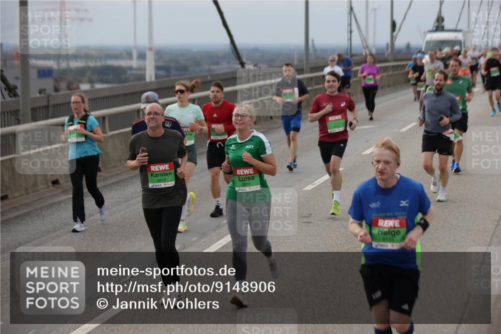 03.10.2025 - Köhlbrandbrückenlauf Jannik Wohlers http://msf.ph/oto/9148906 03.10.2025 15:53:11 Position 1 8816, 7, 8815, 9724, 9134 meine-sportfotos.de