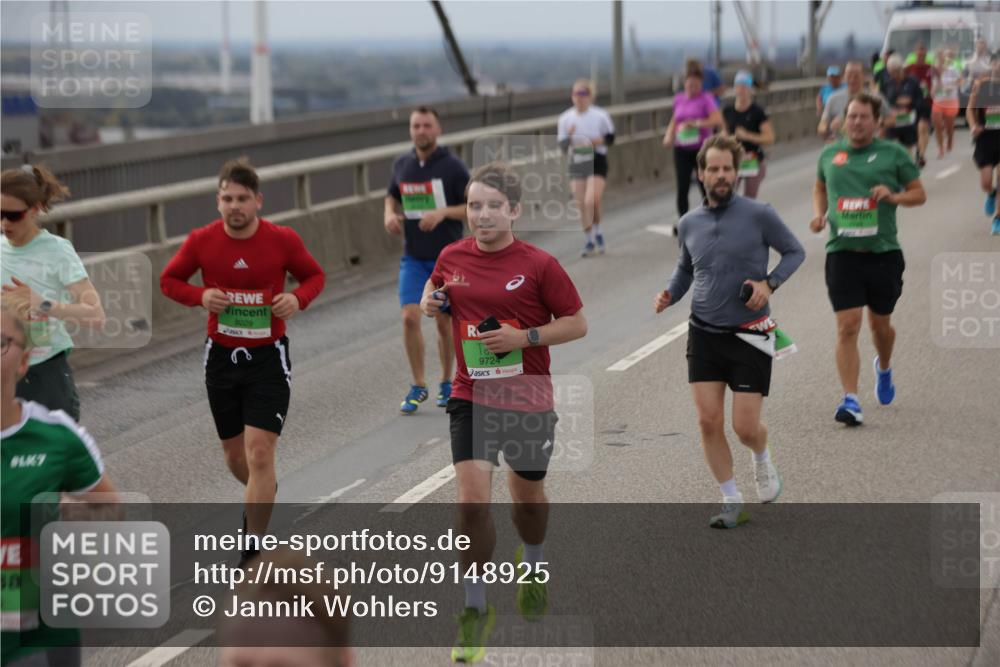 03.10.2025 - Köhlbrandbrückenlauf Jannik Wohlers http://msf.ph/oto/9148925 03.10.2025 15:53:13 Position 1 58, 8029, 9724 meine-sportfotos.de