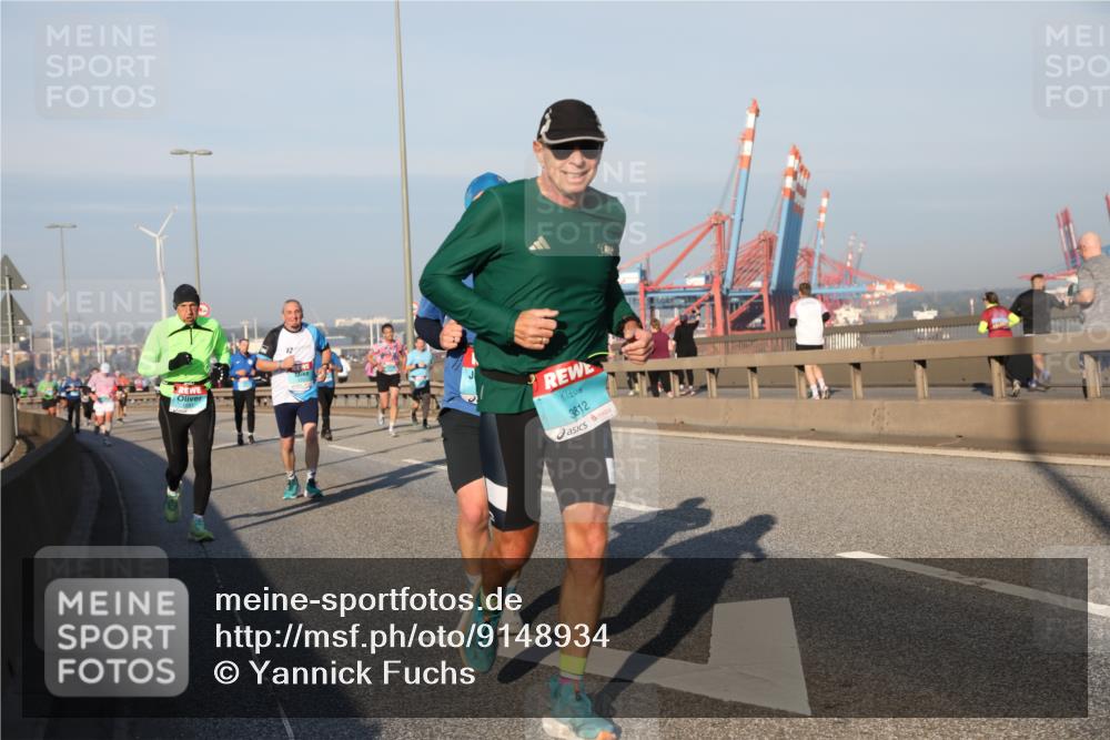 03.10.2025 - Köhlbrandbrückenlauf Yannick Fuchs http://msf.ph/oto/9148934 03.10.2025 08:40:30 Position 2 3812 meine-sportfotos.de